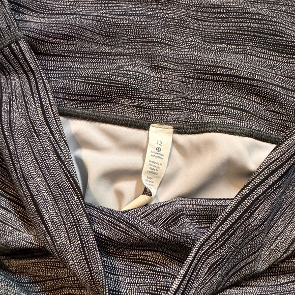 Lululemon Crop Leggings - Picture 2 of 2